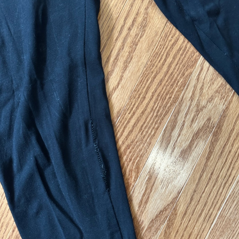 Made in Canada Women’s Black Leggings - Picture 2 of 5